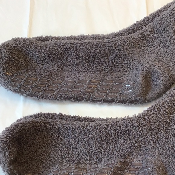 🍀2/$10☘️Pembrook Gripper socks, large gray, slipper socks set of 3 - Picture 3 of 7